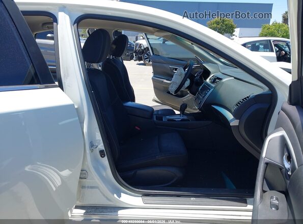 1N4AL3AP6HC172249 2017 NISSAN ALTIMA Белый Вид салона спереди