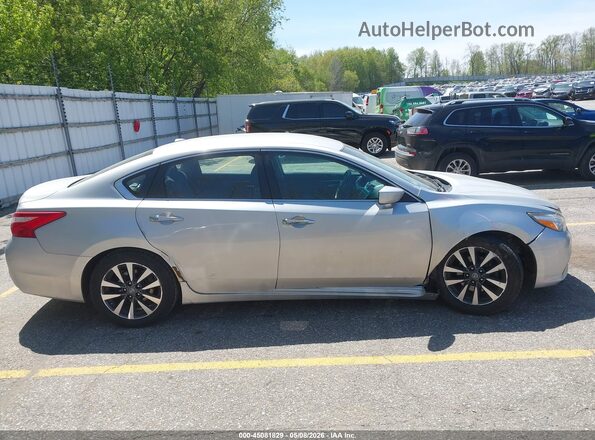 1N4AL3AP6HC220848 2017 NISSAN ALTIMA Silver Rear interior view