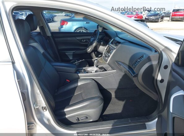 1N4AL3AP6HC284386 2017 NISSAN ALTIMA Silver Widok wnętrza z przodu