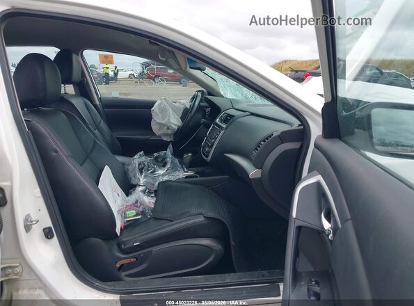 1N4AL3AP6JC205238 2018 NISSAN ALTIMA White Widok wnętrza z przodu