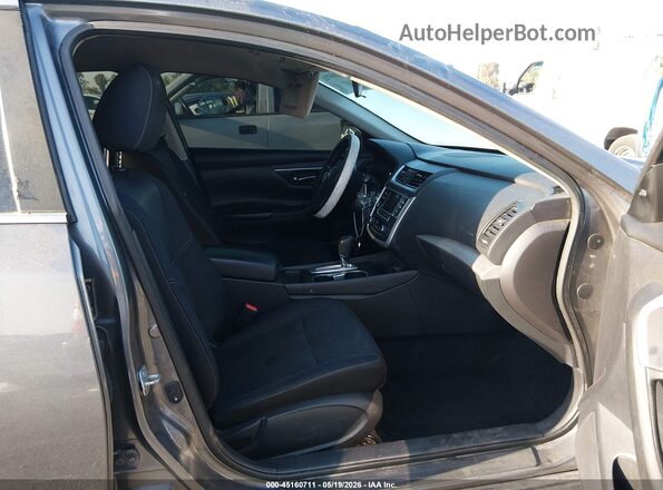 1N4AL3AP7HC111752 2017 NISSAN ALTIMA Серый Вид салона спереди