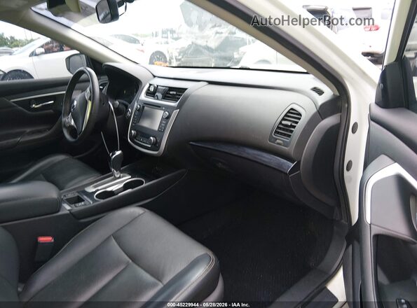 1N4AL3AP7HC281044 2017 NISSAN ALTIMA White 