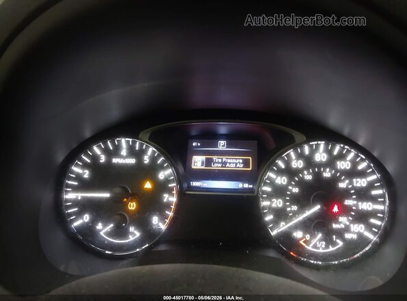 1N4AL3AP7HN306917 2017 NISSAN ALTIMA Red Widok tylnych siedzeń