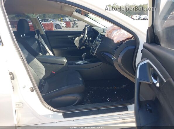 1N4AL3AP7JC149925 2018 NISSAN ALTIMA White Вид салону спереду