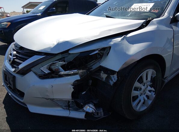 1N4AL3AP8GC195062 2016 NISSAN ALTIMA Silver Widok z przodu