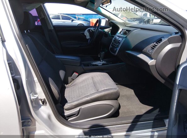 1N4AL3AP8GC195062 2016 NISSAN ALTIMA Silver Widok wnętrza z przodu