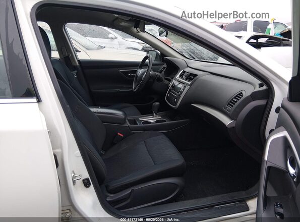 1N4AL3AP8JC165678 2018 NISSAN ALTIMA Белый Вид салона спереди