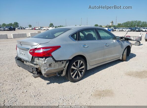 1N4AL3AP9HC111543 2017 NISSAN ALTIMA Серебряный Задняя правая четверть