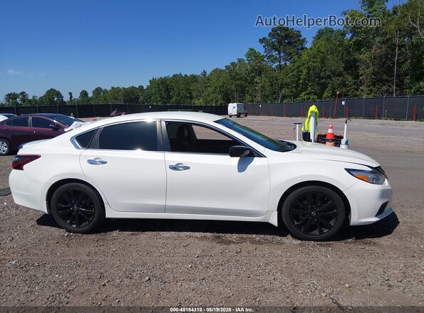 1N4AL3AP9HC487577 2017 NISSAN ALTIMA White 360 interior view