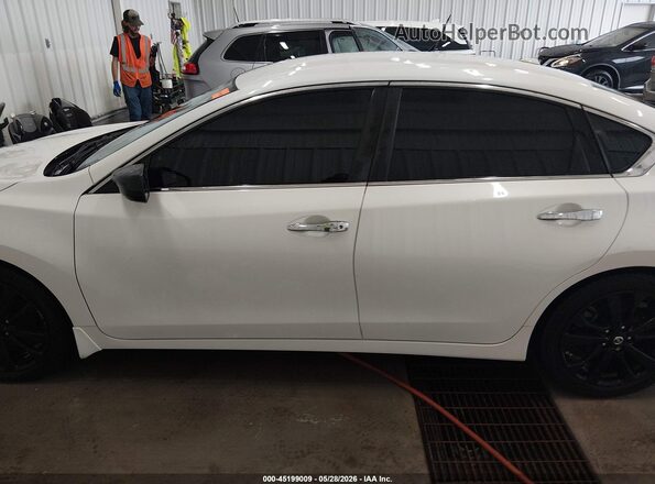 1N4AL3AP9JC159534 2018 NISSAN ALTIMA White Панорамний вид салону 360°