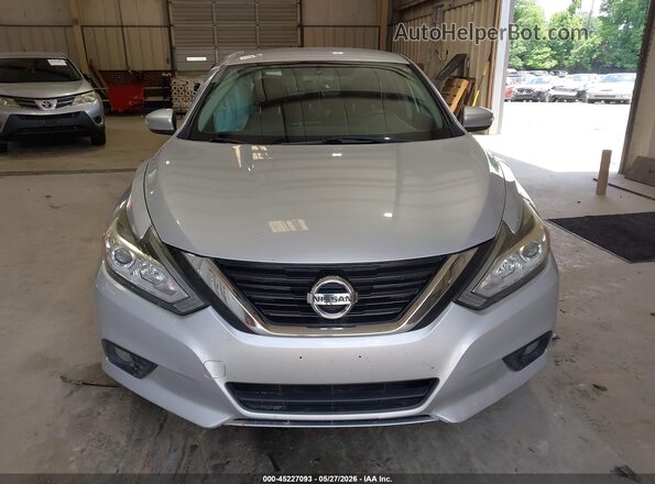 1N4AL3AP9JC179329 2018 NISSAN ALTIMA Серебряный Вид щитка приборов