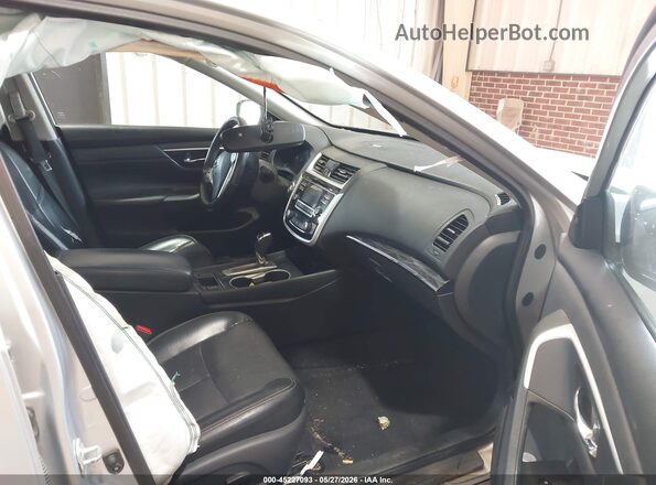 1N4AL3AP9JC179329 2018 NISSAN ALTIMA Серебряный Вид салона спереди