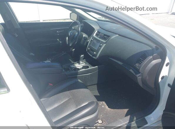 1N4AL3APXGC135994 2016 NISSAN ALTIMA White Вид салону спереду