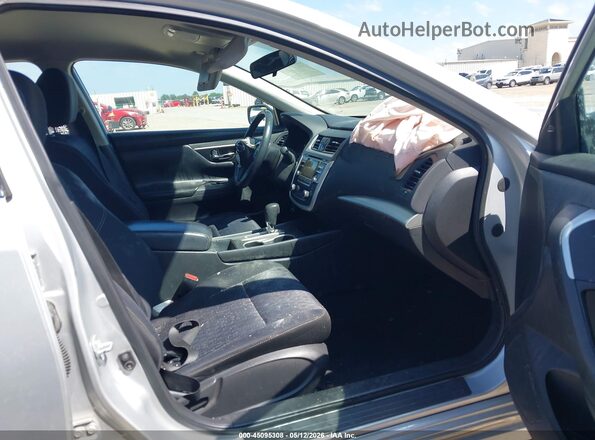 1N4AL3APXGC203226 2016 NISSAN ALTIMA Серебряный Вид салона спереди