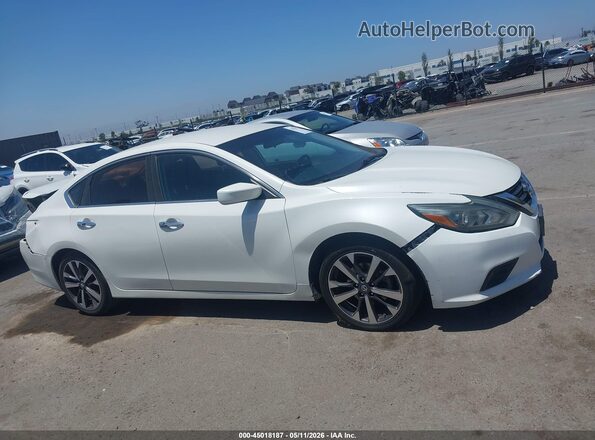 1N4AL3APXGN330711 2016 NISSAN ALTIMA White 360 interior view