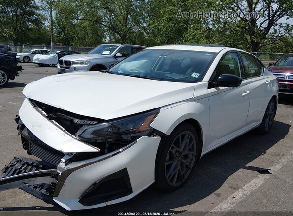 1N4AL4CV1PN421402 2023 NISSAN ALTIMA White Vista tres cuartos delantera izquierda