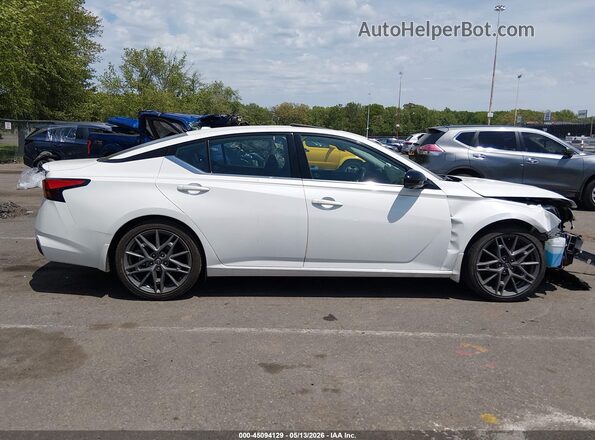 1N4AL4CV1PN421402 2023 NISSAN ALTIMA White Vista interior trasera