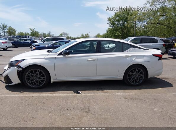 1N4AL4CV1PN421402 2023 NISSAN ALTIMA White Vista interior de 360 grados