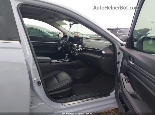 1N4AL4CV3RN426975 2024 NISSAN ALTIMA Blue Widok wnętrza z przodu