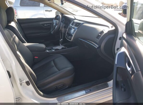 1N4BL3AP3JC134777 2018 NISSAN ALTIMA White Вид салону спереду