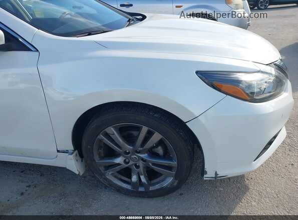 1N4BL3AP3JC134777 2018 NISSAN ALTIMA White Вид спереду