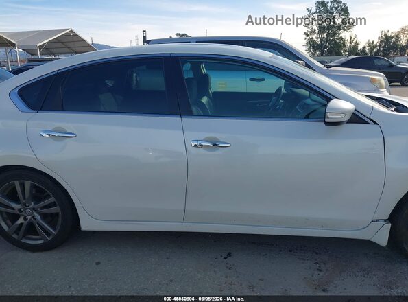 1N4BL3AP3JC134777 2018 NISSAN ALTIMA White Вид задньої частини салону