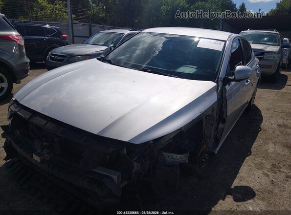 1N4BL4BV1LC209580 2020 NISSAN ALTIMA Silver Առջևի ձախ երեք քառորդ տեսարան