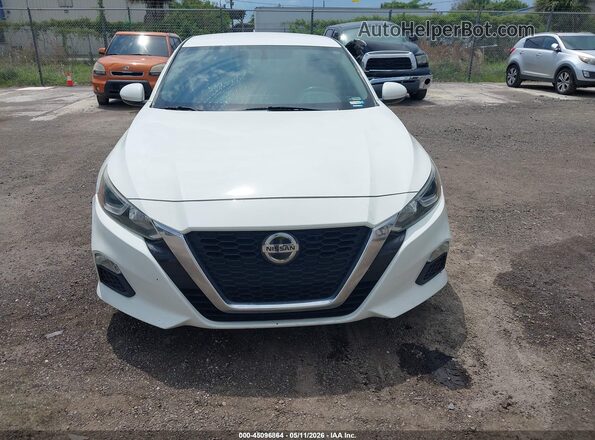 1N4BL4BV2KC163630 2019 NISSAN ALTIMA Белый Вид щитка приборов
