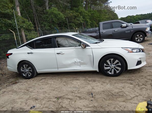 1N4BL4BV2KC216018 2019 NISSAN ALTIMA White Вид задньої частини салону