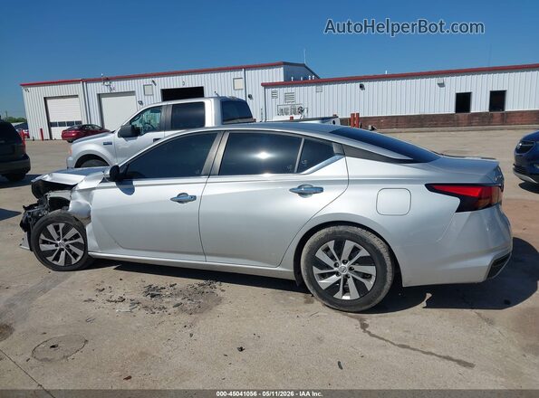 1N4BL4BV3PN384682 2023 NISSAN ALTIMA Silver Սալոնի հետևի տեսք