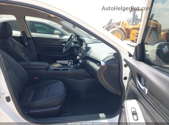 1N4BL4BV6MN399415 2021 NISSAN ALTIMA White Widok wnętrza z przodu
