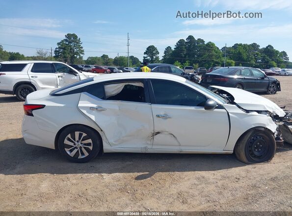 1N4BL4BV7RN336248 2024 NISSAN ALTIMA White Widok wnętrza z tyłu