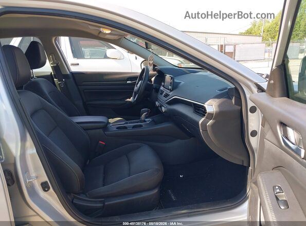 1N4BL4BV9MN331089 2021 NISSAN ALTIMA Серебряный Вид салона спереди