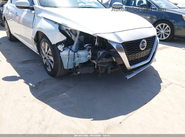1N4BL4BV9MN366182 2021 NISSAN ALTIMA White Widok z przodu