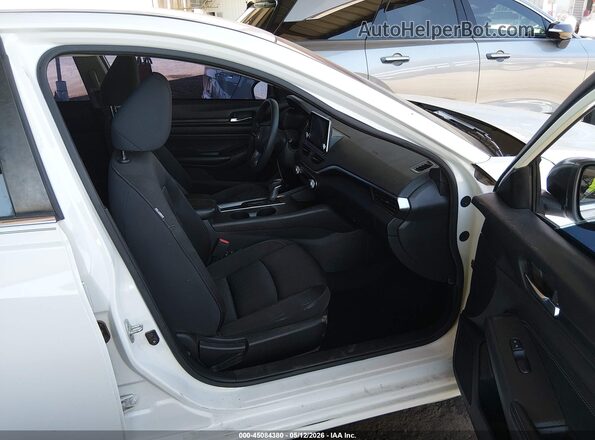 1N4BL4BVXLC172013 2020 NISSAN ALTIMA White Widok wnętrza z przodu