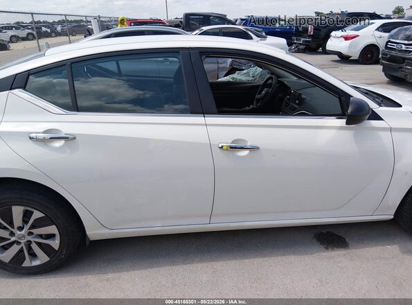 1N4BL4BVXRN334848 2024 NISSAN ALTIMA White Vista interior trasera