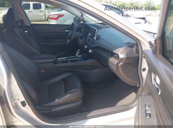 1N4BL4CV0KC127496 2019 NISSAN ALTIMA Silver Widok wnętrza z przodu