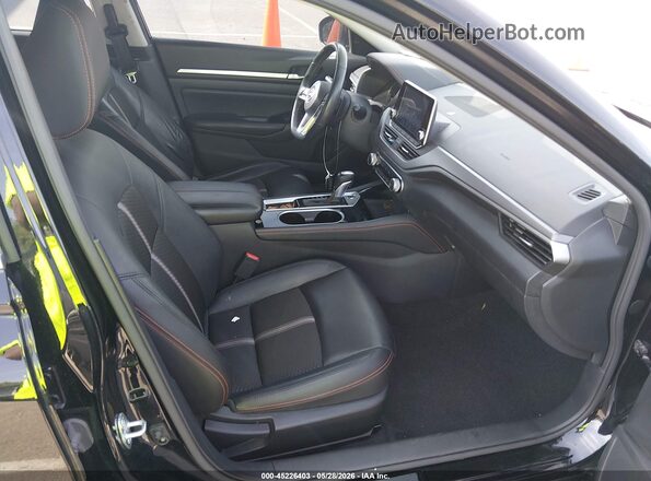 1N4BL4CV0RN307866 2024 NISSAN ALTIMA Black Вид салону спереду