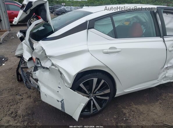 1N4BL4CV1KC146431 2019 NISSAN ALTIMA White Widok wnętrza z tyłu