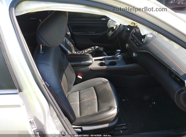1N4BL4CV2MN335869 2021 NISSAN ALTIMA Silver Widok wnętrza z przodu