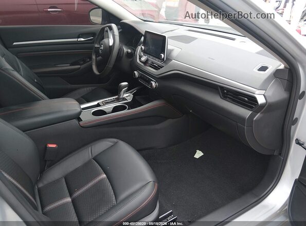 1N4BL4CV2PN377429 2023 NISSAN ALTIMA Silver Front interior view