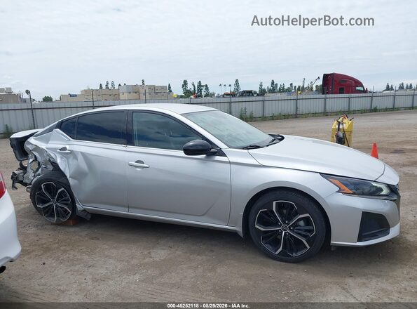 1N4BL4CV2RN315516 2024 NISSAN ALTIMA Silver Rear interior view