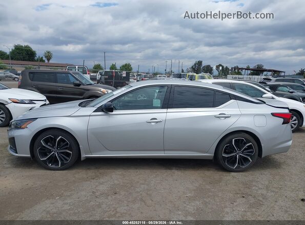 1N4BL4CV2RN315516 2024 NISSAN ALTIMA Silver 360 interior view
