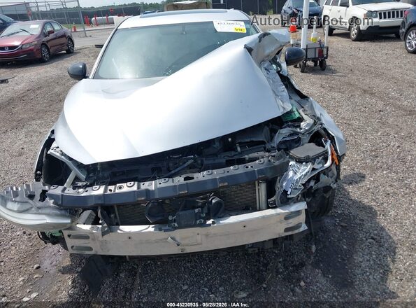 1N4BL4CV3KC194674 2019 NISSAN ALTIMA Silver Rear interior view