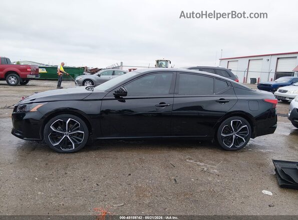 1N4BL4CV3RN327464 2024 NISSAN ALTIMA Black 360 interior view