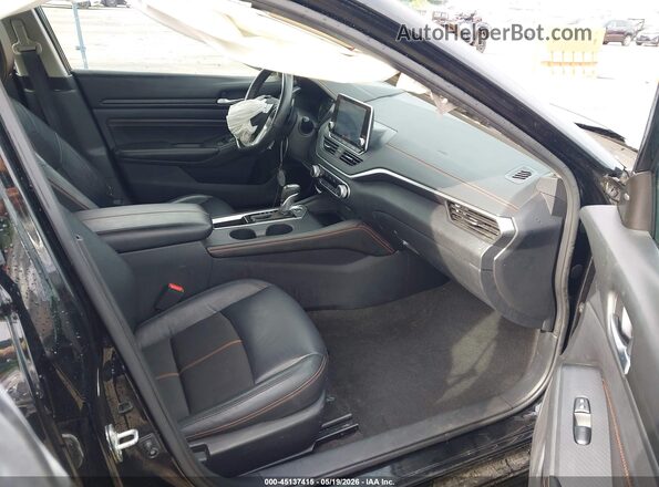 1N4BL4CV7NN330748 2022 NISSAN ALTIMA Черный Вид салона спереди