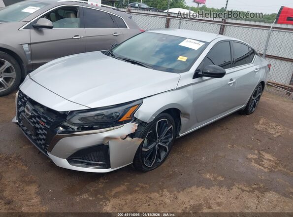 1N4BL4CV8RN378961 2024 NISSAN ALTIMA Silver Vista tres cuartos delantera izquierda