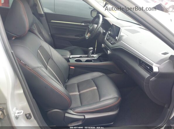 1N4BL4CV8RN378961 2024 NISSAN ALTIMA Silver Vista interior delantera