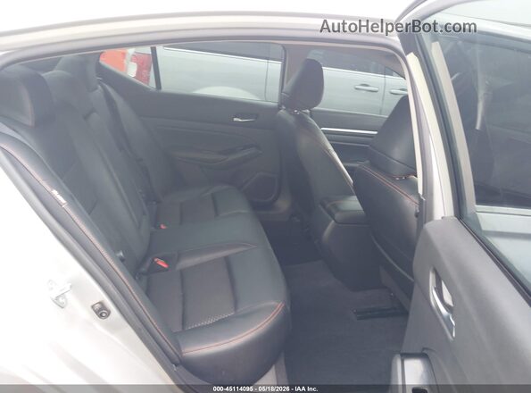 1N4BL4CV8RN378961 2024 NISSAN ALTIMA Silver Vista de la etiqueta del VIN