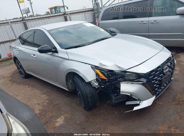 1N4BL4CV8RN378961 2024 NISSAN ALTIMA Silver Vista interior trasera